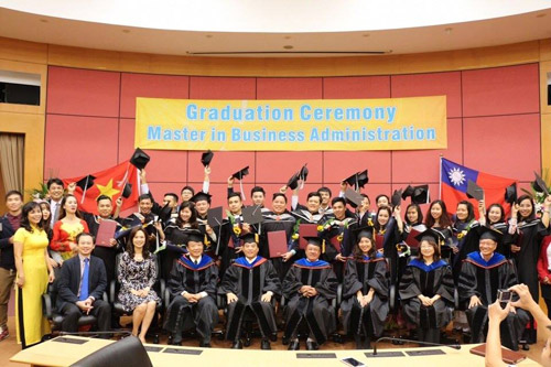 Trường Đại học Kinh doanh và Công nghệ Hà Nội tuyển sinh du học - 2