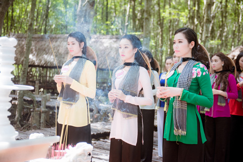 Thí sinh Hoa hậu Việt Nam đẹp hút hồn với áo bà ba - 11