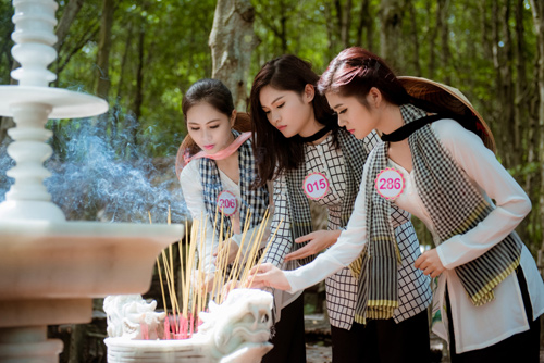 Thí sinh Hoa hậu Việt Nam đẹp hút hồn với áo bà ba - 13