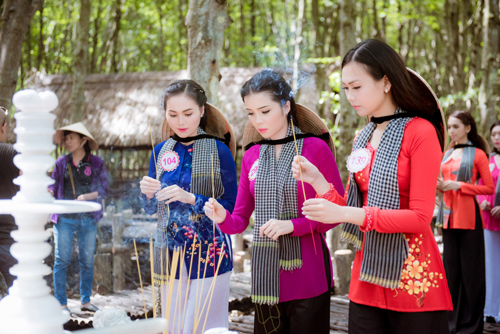 Thí sinh Hoa hậu Việt Nam đẹp hút hồn với áo bà ba - 12