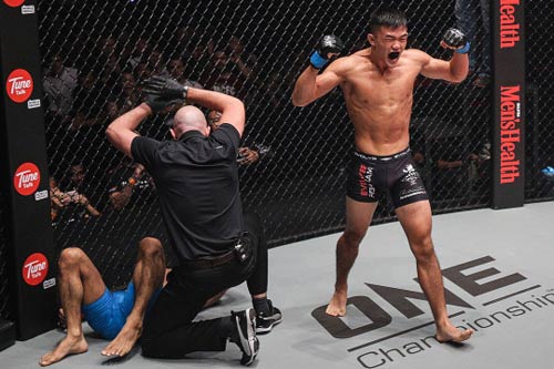 MMA: Võ sĩ gốc Việt đụng "Cơn ác mộng châu Á" - 2