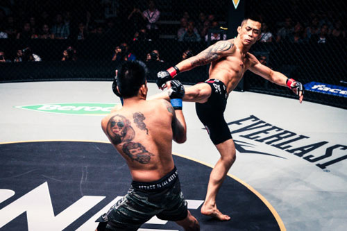 MMA: Võ sĩ gốc Việt đụng "Cơn ác mộng châu Á" - 1
