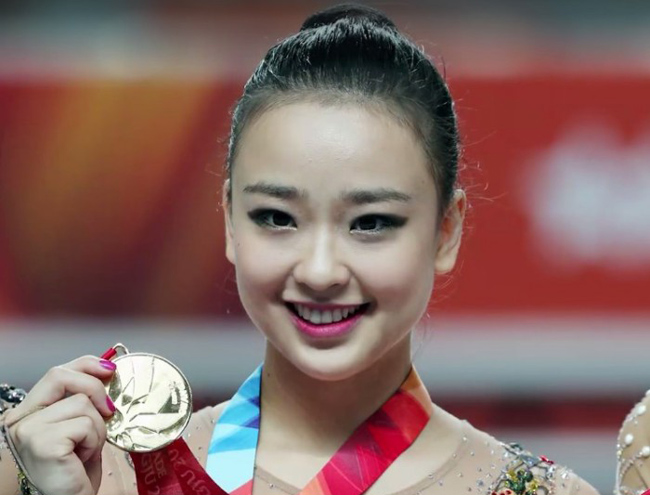Son Yeon Jae sinh năm 1994, cô từng giành Huy chương đồng Á vận hội. 