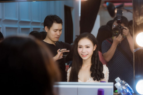 Hoa hậu VN: Thí sinh gợi cảm với đầm ôm sát, xẻ tà - 2