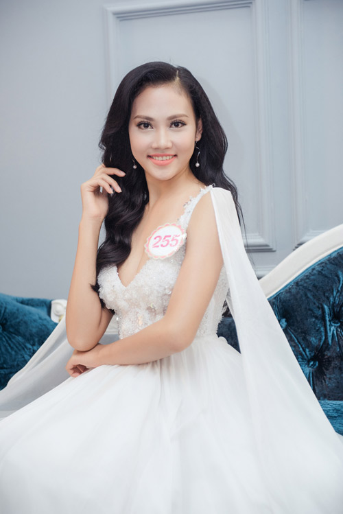 Hoa hậu VN: Thí sinh gợi cảm với đầm ôm sát, xẻ tà - 12