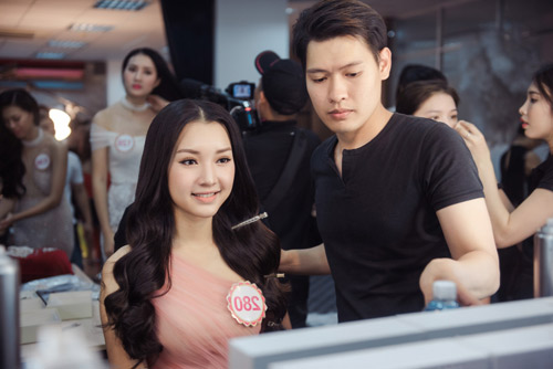 Hoa hậu VN: Thí sinh gợi cảm với đầm ôm sát, xẻ tà - 14