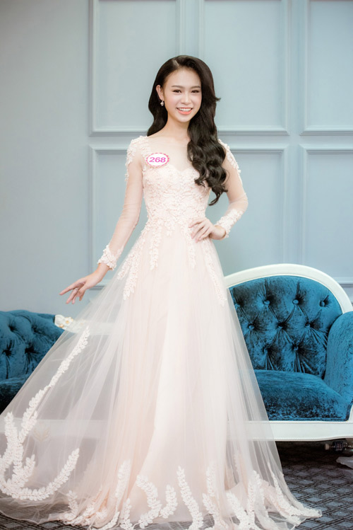 Hoa hậu VN: Thí sinh gợi cảm với đầm ôm sát, xẻ tà - 9