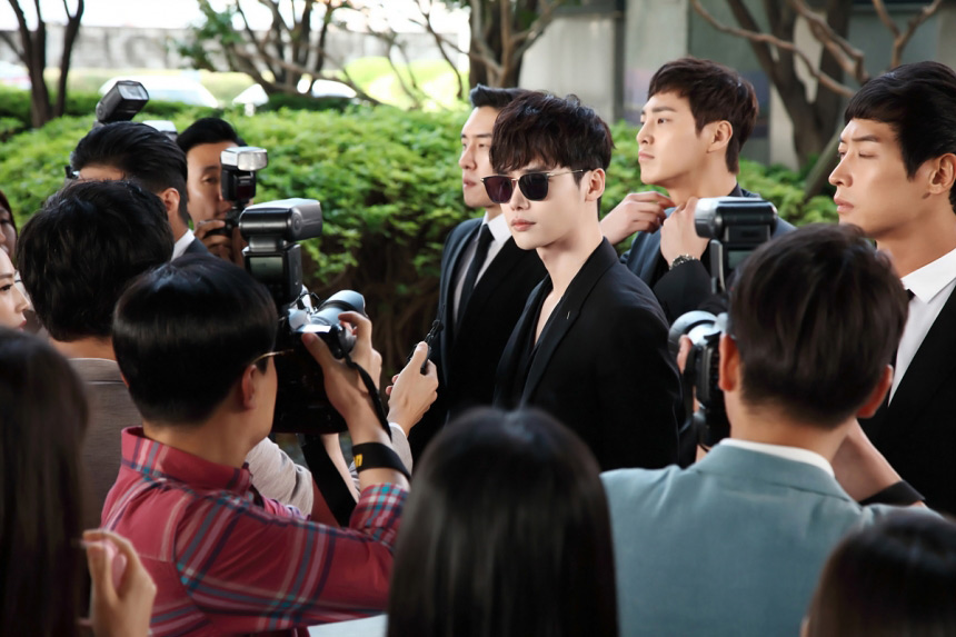 Loạt hình khiến fan mê mệt xạ thủ số một màn ảnh - 15