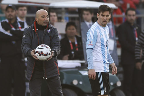 Đấu Siêu cúp TBN, Messi gặp lại "hung thần" Copa - 1