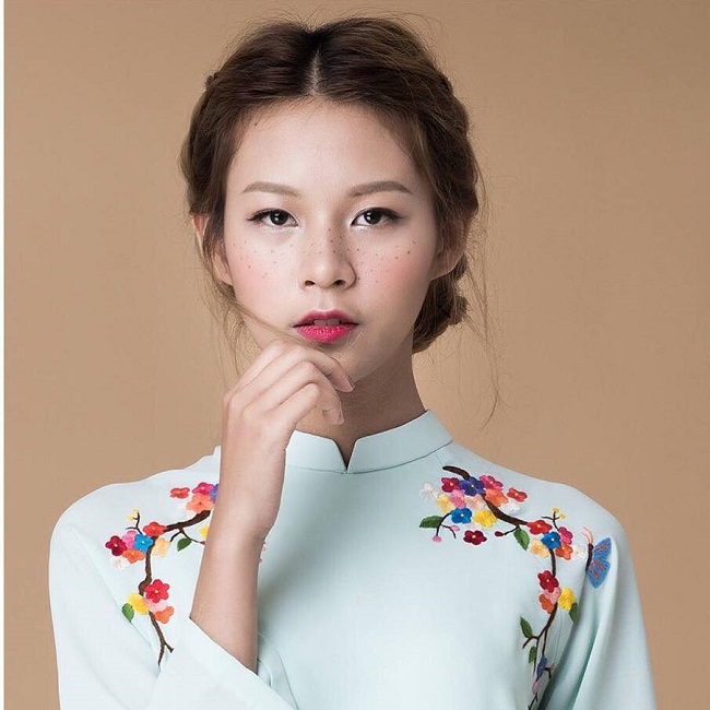 1. Phí Phương Anh: sinh năm 1997, tại Hà Nội, cô là thí sinh nhỏ tuổi nhất tham dự cuộc thi Gương mặt thương hiệu - The Face mùa 1. Cô nàng 9X là thành viên của đội Hồ Ngọc Hà.  
