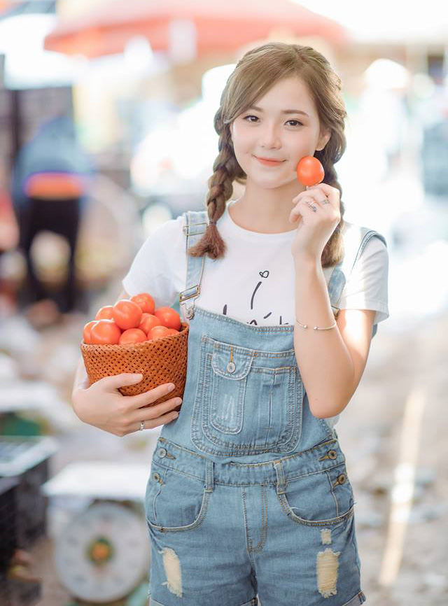 9X "dân tộc" đẹp mướt mọng như cà chua chín đỏ - 2