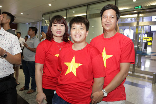 Hân hoan đón người hùng Hoàng Xuân Vinh về nước - 4