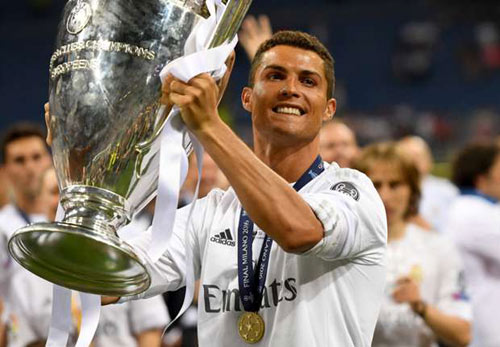 Kaka "cạn lời" trước sự phi thường của Ronaldo - 1