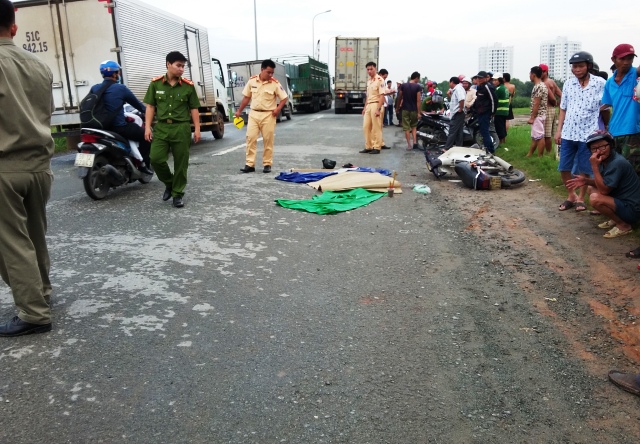 Chủ tịch UBND TP.HCM "đuổi” người dự họp thay - 2