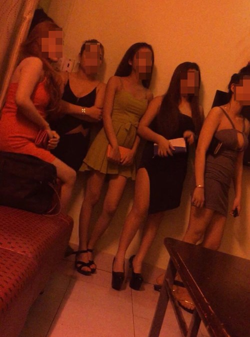 Tận thấy lầu xanh đội lốt doanh nghiệp - 1