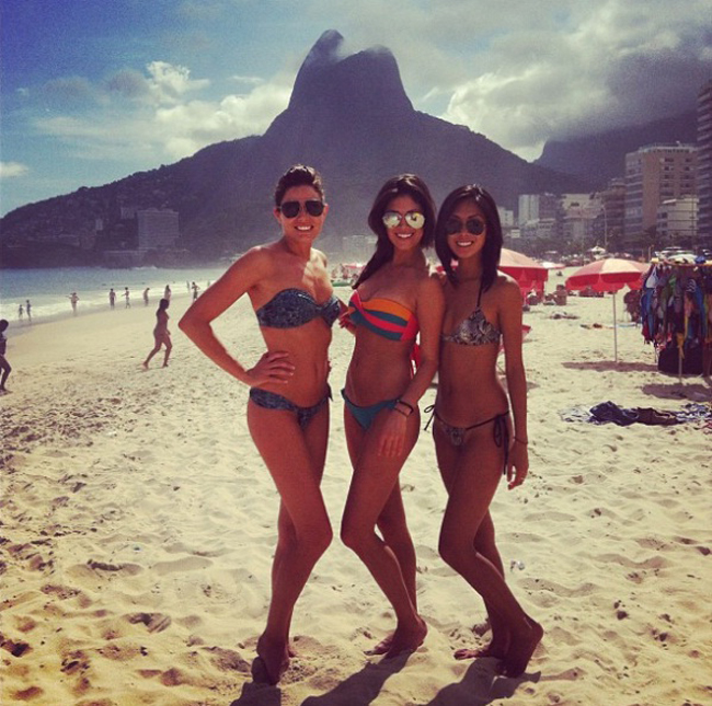 Thân hình rực lửa của Nicole không kém cạnh các cô người mẫu nóng bỏng ở xứ sở Samba.