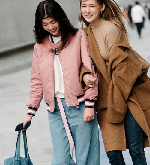 Sang thu, sắm dần 4 loại áo bomber này đi là vừa! - 9