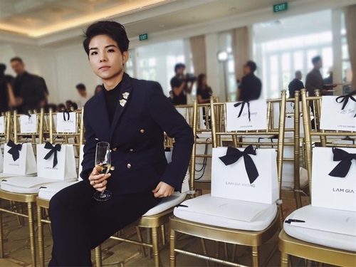 Tố đạo nhạc: Vũ Cát Tường lâm cảnh "cười người hôm trước" - 1