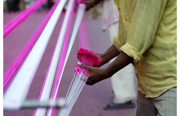 Ấn Độ: 3 người chết vì dây diều cắt cổ - 2