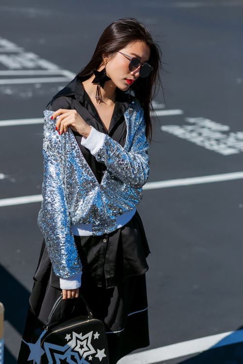 Hai "nàng hậu" Đà Nẵng khoe chân dài trên đất Mỹ - 8