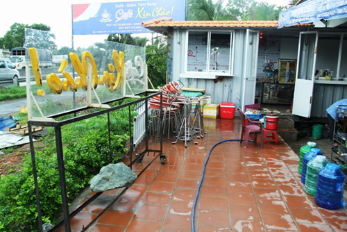 Dựng container làm nơi rửa chén, chủ quán Xin Chào bị “dọa” cưỡng chế - 2