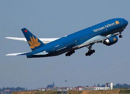Tránh bão Thần Sét, Vietnam Airlines hủy 10 chuyến bay - 1