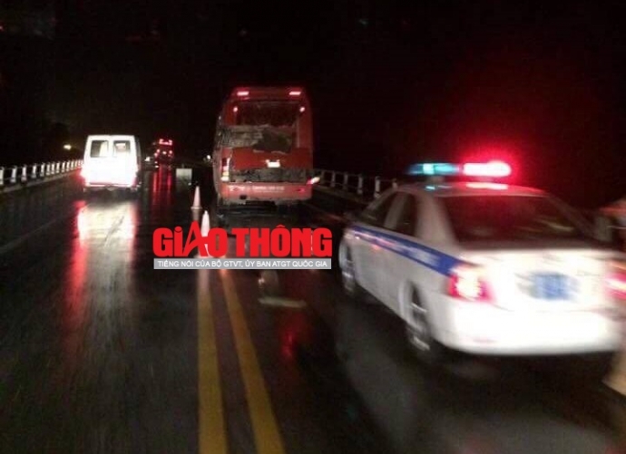 Yên Bái: TNGT nghiêm trọng, 8 người thương vong - 1