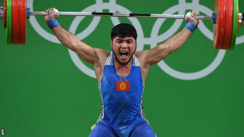 Tin mới Olympic: Nhà vô địch cử tạ bị tước huy chương - 1