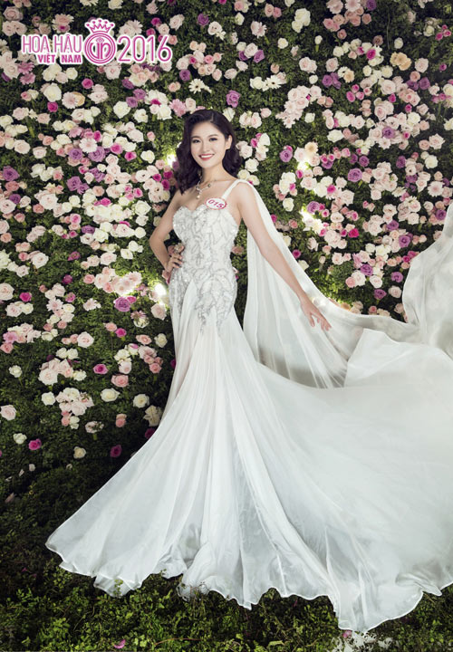 Top 33 Hoa hậu VN đẹp “chín mọng” với váy dạ hội - 2