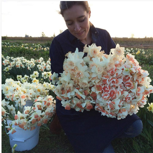 Cô gái trẻ chứng minh bán hoa là nghề tuyệt vời nhất - 2