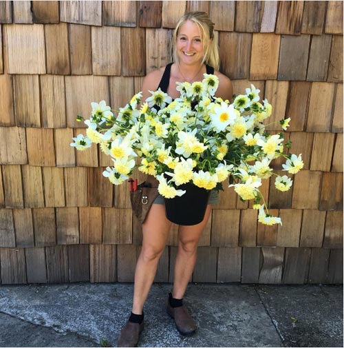 Cô gái trẻ chứng minh bán hoa là nghề tuyệt vời nhất - 5