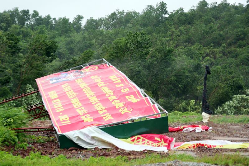 Bão Thần Sét đã suy yếu thành áp thấp nhiệt đới - 10