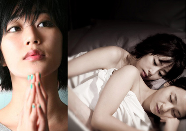 Nữ diễn viên từng gây sốc với vai yêu đồng tính trong phim Ashamed(2011). Kim Hyo Jin và bạn diễn nữ Kim Kkobbi vào vai giáo sư nghệ thuật và sinh viên nảy sinh tình cảm đồng giới. Hai người có nhiều phân cảnh nóng, trong đó có cảnh tắm nude cùng nhau và "yêu thật".