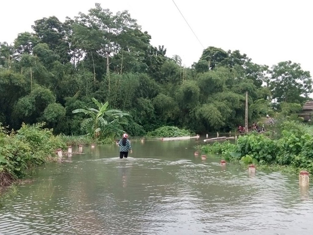 Nhiều nơi ở Nghệ An, Thanh Hóa bị cô lập sau bão số 3 - 1