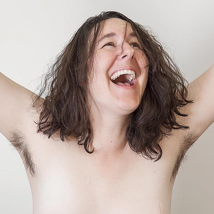 Ngắm vẻ đẹp của người phụ nữ bên trong bộ quần áo - 6