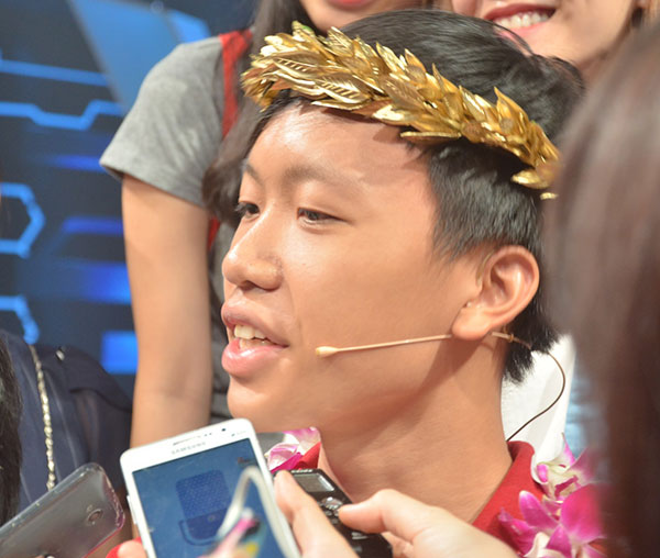 Cận cảnh vòng nguyệt quế mạ vàng của Olympia 2016 - 3