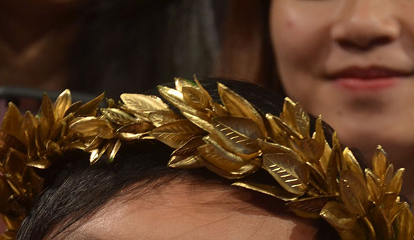 Cận cảnh vòng nguyệt quế mạ vàng của Olympia 2016 - 4