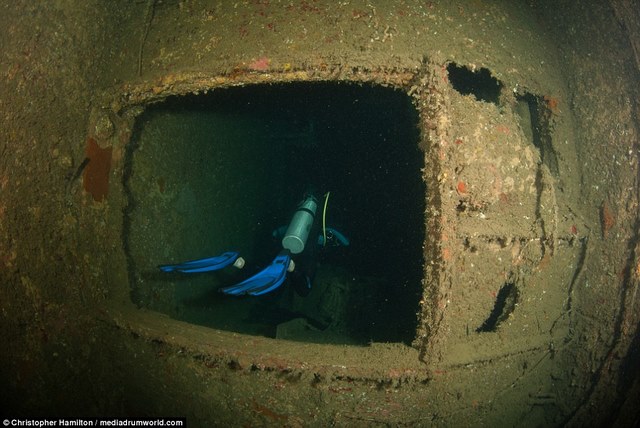 Khám phá tàu chiến Mỹ 13.000 tấn chìm sâu dưới biển - 8