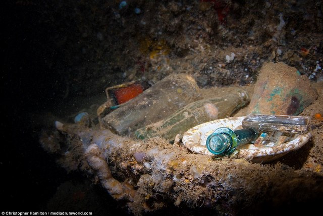 Khám phá tàu chiến Mỹ 13.000 tấn chìm sâu dưới biển - 10