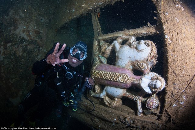 Khám phá tàu chiến Mỹ 13.000 tấn chìm sâu dưới biển - 11