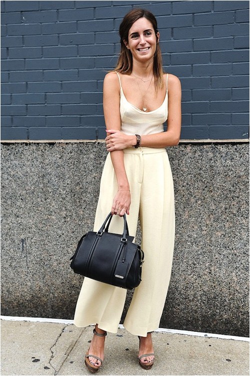 Đừng vội cất áo hai dây vào góc tủ! - 9