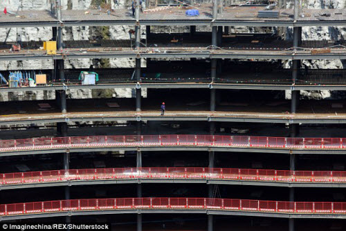 Bên trong khách sạn siêu sang dưới mỏ đá hoang ở TQ - 8