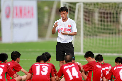 Đội hình bóng đá học đường U13 Việt Nam cọ xát 3 trận ở Nhật - 1