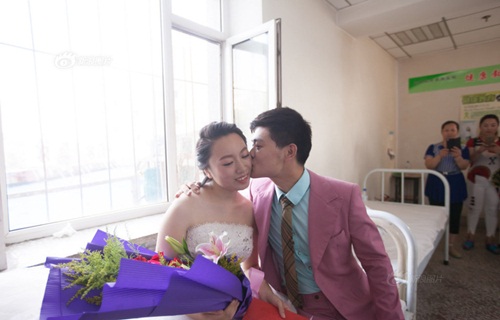 Hôn lễ đẫm nước mắt của cô gái ung thư giai đoạn cuối - 7