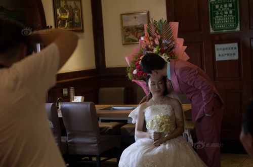 Hôn lễ đẫm nước mắt của cô gái ung thư giai đoạn cuối - 12