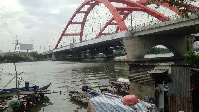 Nhảy sông Sài Gòn, được khắc tinh “hà bá” cứu sống - 1