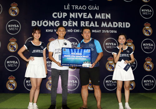 Nghẹt thở trận CK bóng đá “phủi” Sài Gòn sẵn sàng tranh vé đi Bernabeu - 14