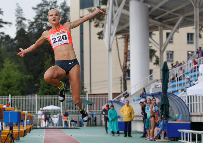 Darya Klishina cao 1m8, sở hữu mái tóc vàng cùng gương mặt ưa nhìn. Ở Olympic năm nay cô thi đấu không thành công khi chỉ xếp thứ 9 trong lượt nhảy tranh HCV nhảy xa.
