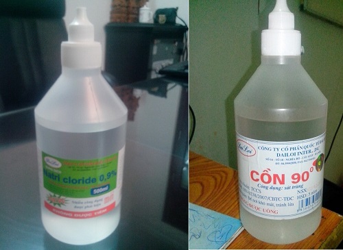 Nhầm lẫn, mẹ bơm cả xi-lanh cồn 90 độ vào mũi con - 2