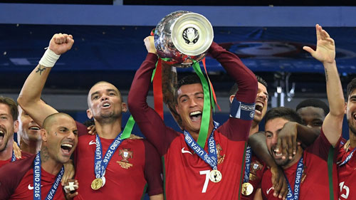 Cầu thủ hay nhất châu Âu: “Chọi” sao nổi Ronaldo - 5